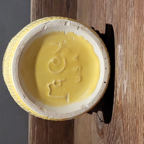 Vintage McCoy Pottery Small "Yellow" Mid-Century Flowerpot and Saucer - Picture 3 of 4